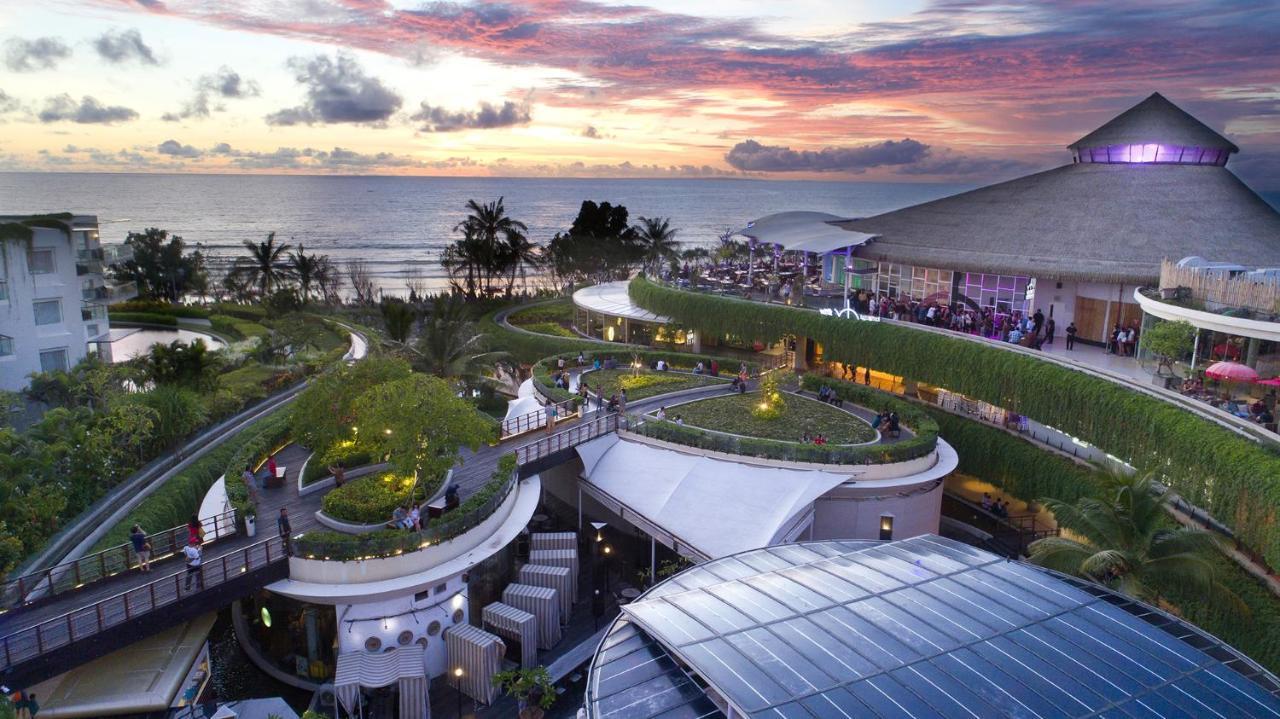 Yello Hotel Kuta Beachwalk Bali Exterior foto