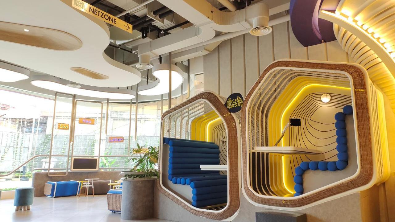Yello Hotel Kuta Beachwalk Bali Exterior foto