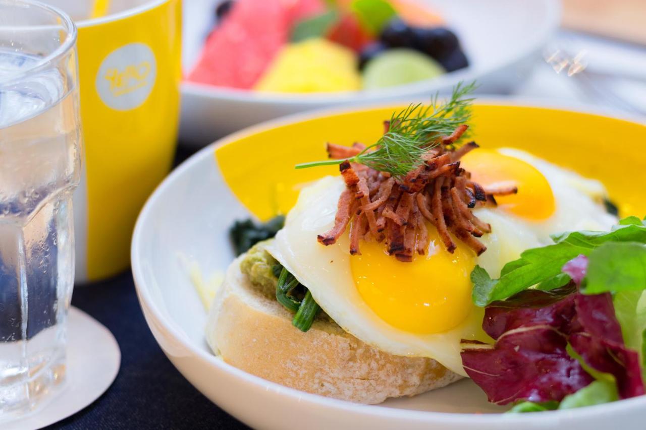 Yello Hotel Kuta Beachwalk Bali Exterior foto