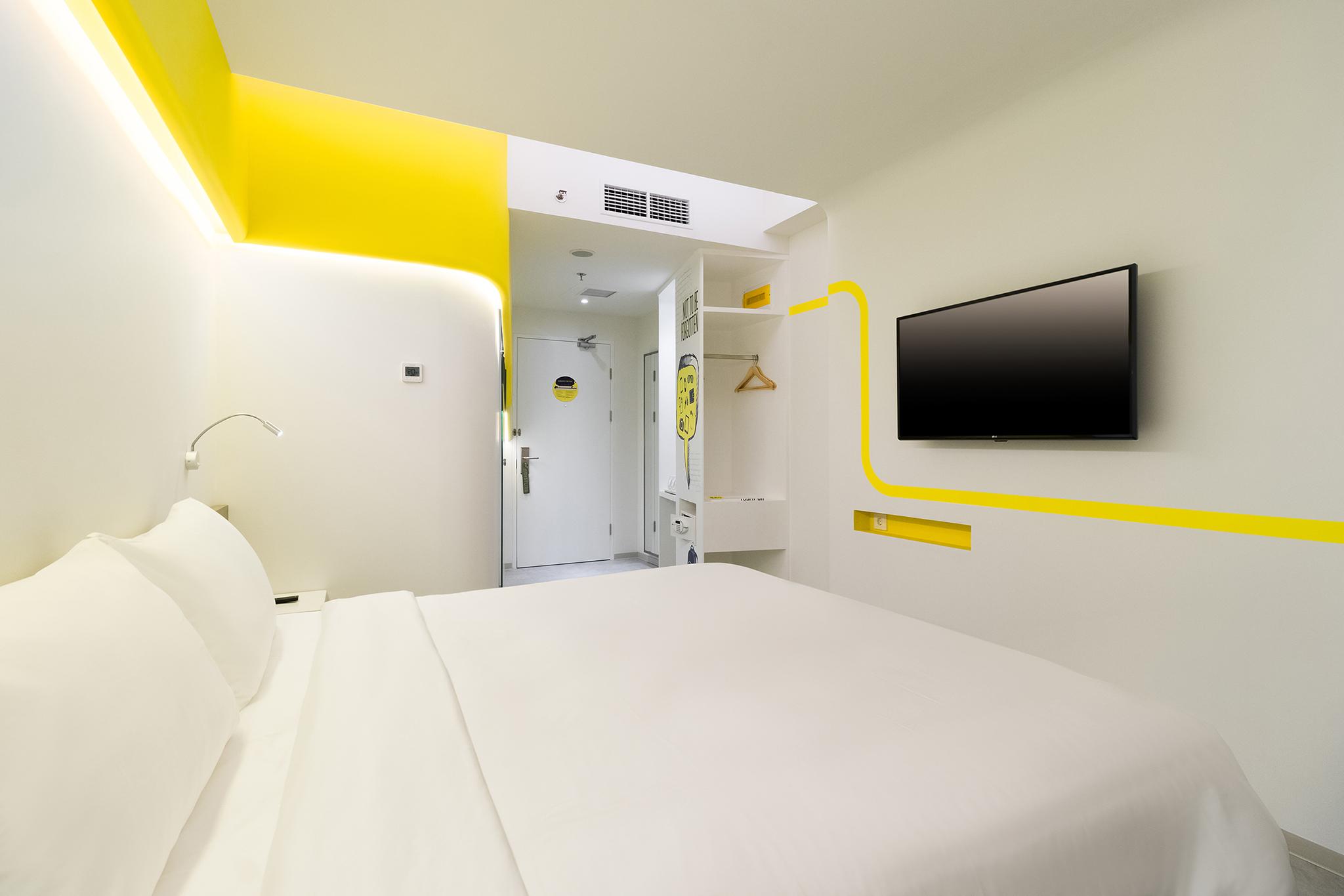 Yello Hotel Kuta Beachwalk Bali Exterior foto