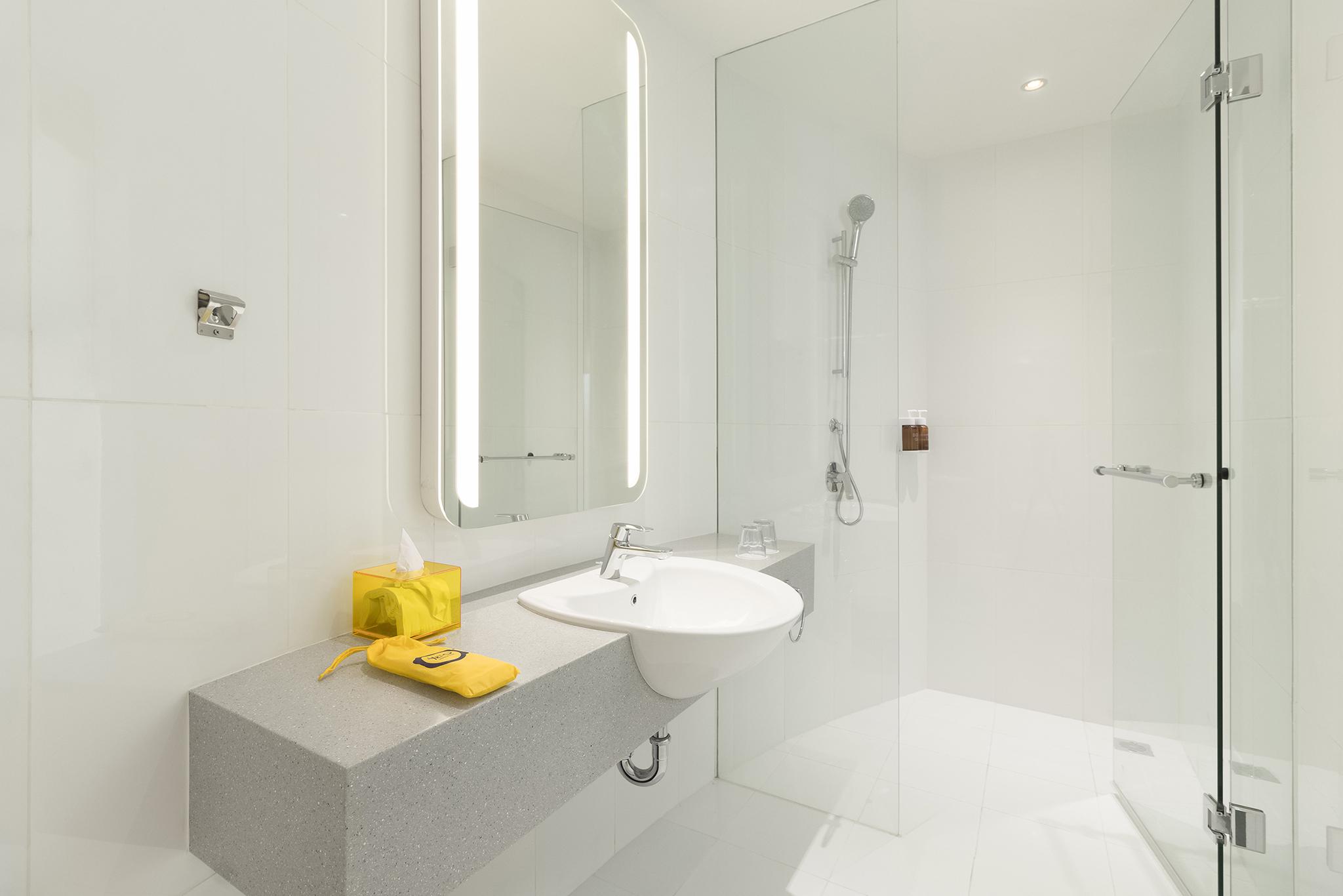 Yello Hotel Kuta Beachwalk Bali Exterior foto