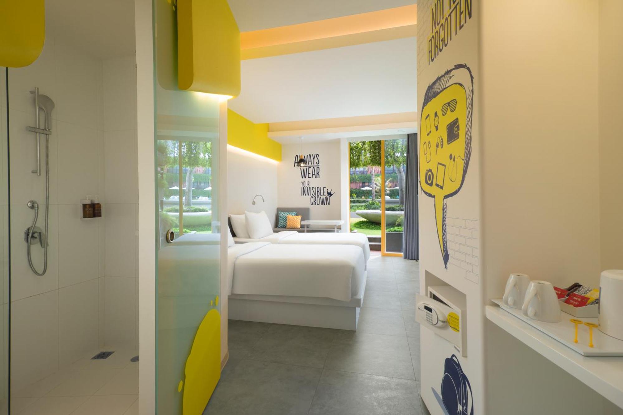 Yello Hotel Kuta Beachwalk Bali Exterior foto